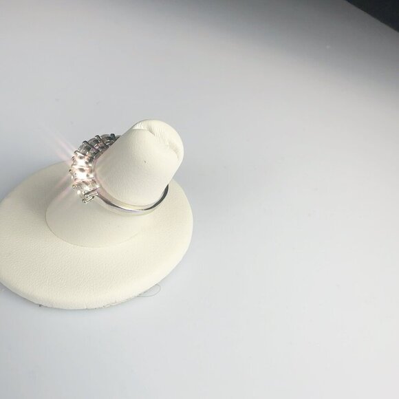 Cubic Zirconia Silver Tone Band Ring Size 7 Fashion Jewelry - Picture 14 of 17